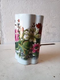 粉彩异形瓷器