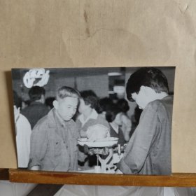 老照片 : 公平交易(八十年代的盘称)15cmx10cm