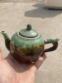 五六十年代小茶壶一把、完整品好无裂、品相如图保真保老不议价