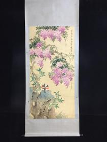 中堂画  花鸟图  纯手绘  一物—图
裱好尺寸  高*宽199cm*79cm
画芯尺寸  高*宽135cm*68cm