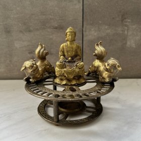 家里旧藏铜佛像：双狮戏佛，组合摆件，都是日本铜器组合，独一无二。整体宽16厘米，高15厘米，重1555克，仅此一件，标价即售价喜欢的结缘。