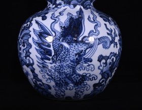 大明宣德年制青花海水纹葫芦瓶，高46×28厘米