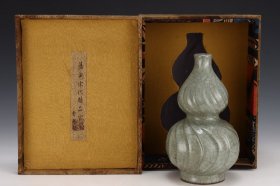 C476---旧藏宋官窑葫芦瓶