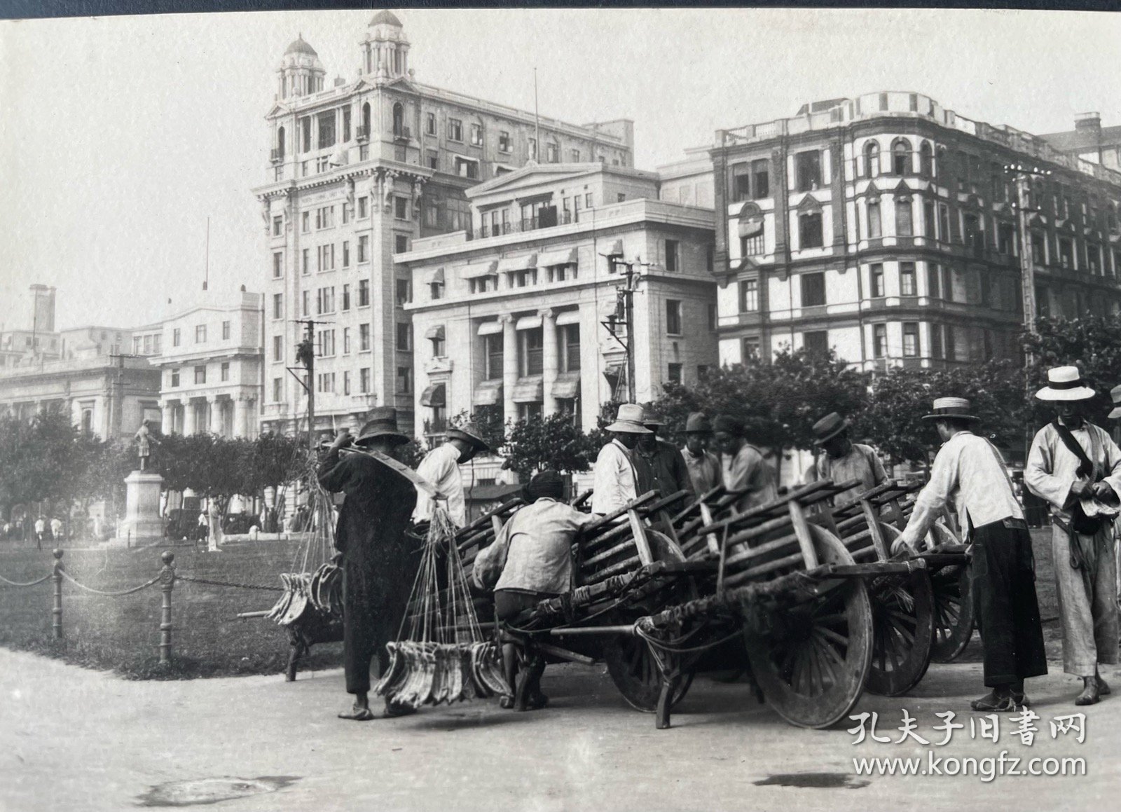 民国租界车夫等货银盐明信片