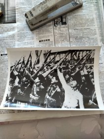新闻照片，北京民兵支援越南人民抵制美国占领