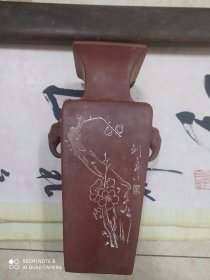 紫砂花瓶，(名家手工雕刻)包真