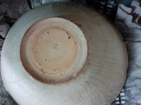 宋代湖田窑影青瓷-大斗笠碗-黄影青少见品种（有磕-六点-第七图可见其中的瓷质白度）