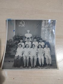 中共江岸区委组织部全体同志合影1960年7.1