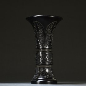 清代 紫檀饕餮蕉叶纹花觚一对