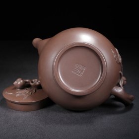 品名：寿桃。底款：朱可心