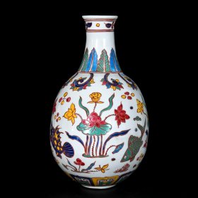 明宣德五彩连年有余纹扁瓶;32x24厘米