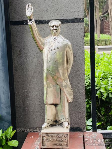 钟山风雨起苍黄 百万雄师过大江