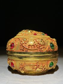 旧藏,银鎏金缠枝莲莲花观音盖罐一只。镶嵌宝石。