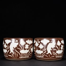 明宣德紫金釉留白鱼藻纹蛐蛐罐 高9.5厘米 宽13.5厘米