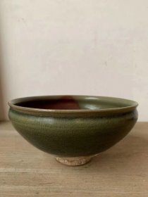 宋代钧瓷碗，开片细腻均匀，品相完好
