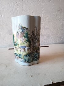 浅降彩异形瓷器