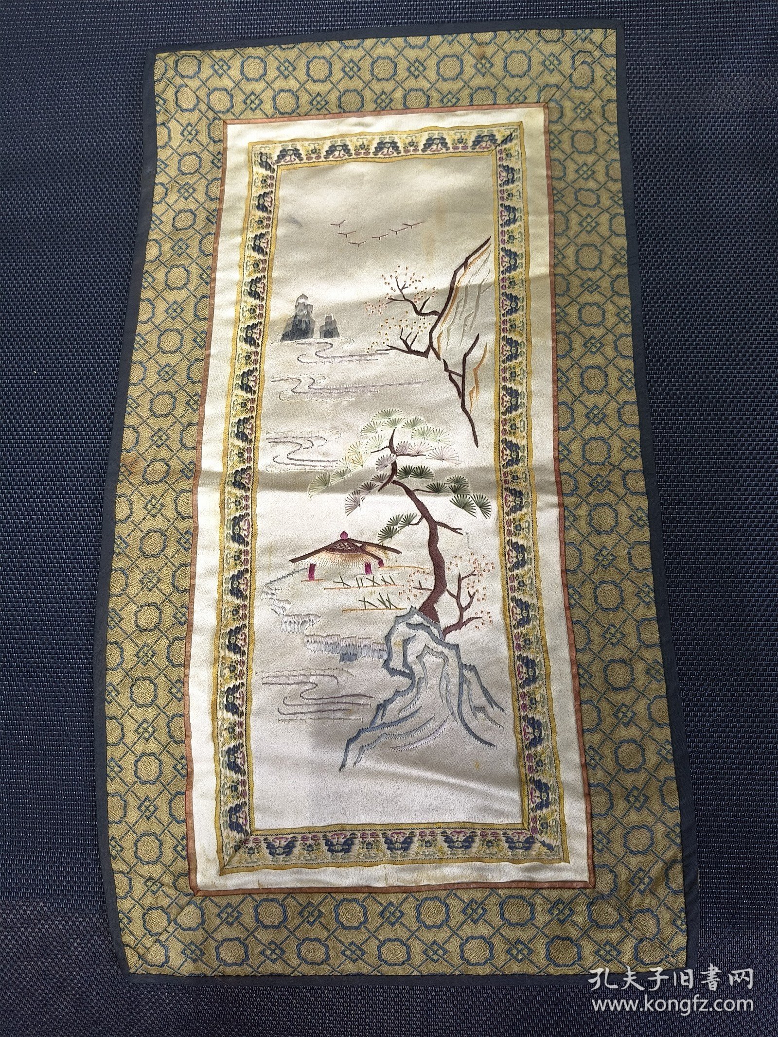 回流老绣品