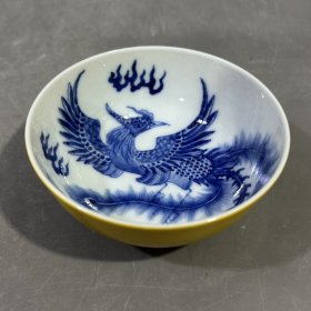 清雍正外黄内青花凤杯