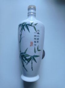 竹叶青酒瓶（一斤酒瓶）