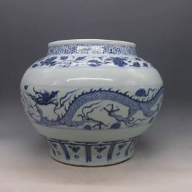 青花龙纹大罐