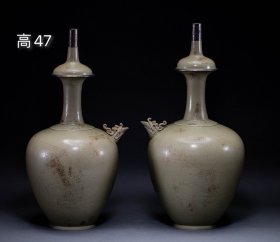 青瓷瓶一对