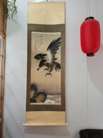 绢本 工笔画立轴，作于1977年，品相很好，装裱精美。
作者 阮德铭，画面尺寸99/43公分，画的好！