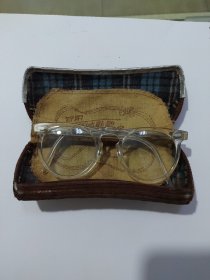 老眼镜带盒