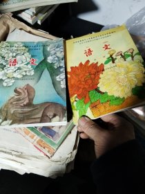 经国家教委中小学教材审定委员会审查通过九年义务教育五年制小学试用课本语文1一8册