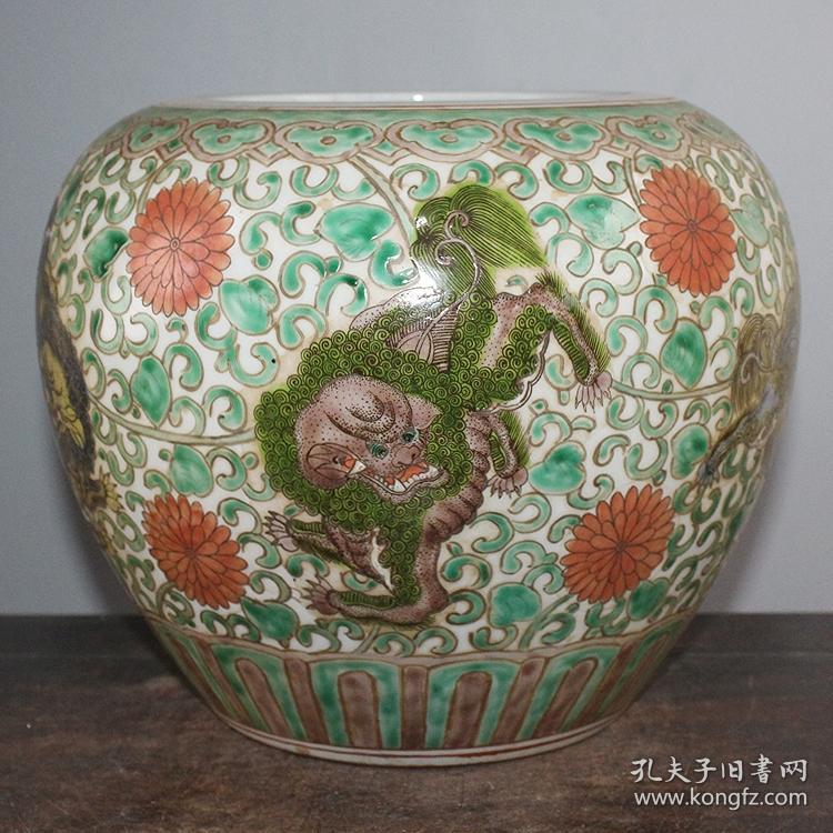 清粉彩狮子缠枝花卉字画缸