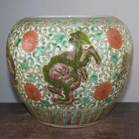 清粉彩狮子缠枝花卉字画缸