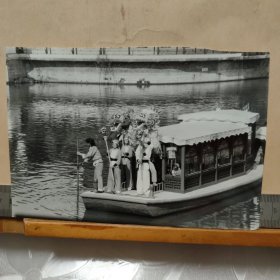 老照片 : 龙船18cmx13cm