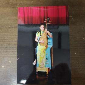 苏州评弹团许芸芸弹琵琶照片