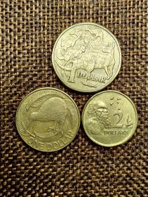 澳大利亚1元、1元、2元 伊丽莎白女王二世青、中、老年头像加厚铜币 品相极美3枚 1984/1991/1999年 dyz0013