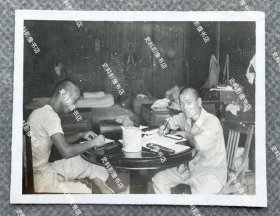 1943年左右 浙江省富阳县勤务中的日军若松联队下士官 原版老照片一枚