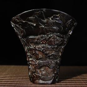 牛角山水人物酒杯摆件，长15.6厘米宽13.5厘米高16.2厘米，重716克