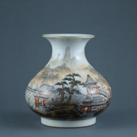 清雍正矾红墨彩山水阁楼人物图大肚瓶
高度13.5cm，口径7.8cm，肚径13cm。