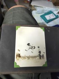 老相册一本 解放左右的体育比赛照片和风景照片 有杭州大陆照相馆的蓝印章 有两张