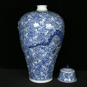 元青花雕刻海水龙纹梅瓶 高51厘米 直径28厘米