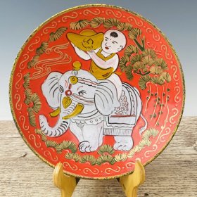 宋定窑加彩鎏金花鸟纹碗，高6厘米，直径23厘米