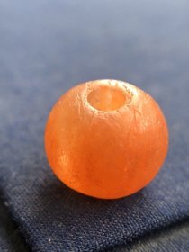 老玛瑙苹果圆古珠子，径1.45、高1.21厘米
