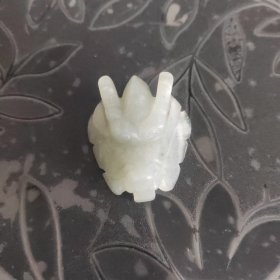和田白玉龙面纹大带扣