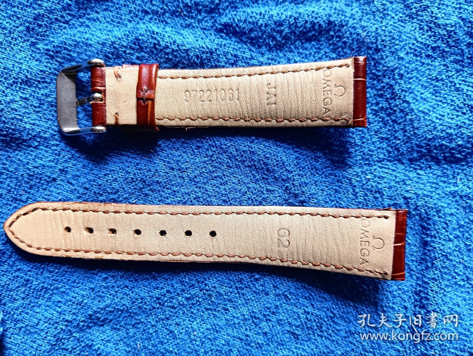 欧米茄专用皮表带。