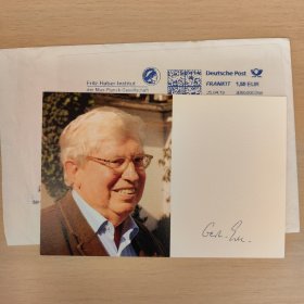 2007年度诺贝尔化学奖得主格哈德·埃特尔Gerhard Ertl亲笔签名照片10*15cm，1936年10月10日生于德国斯图加特，慕尼黑工业大学毕业，1965年获博士学位 ，化学家。 从1973年开始，埃特尔担任路德维希-马克西米利安大学教授及该校物理化学研究所所长。成交后提供粉丝实寄封复印件。有详细地址。