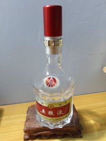 《五粮液》酒瓶2