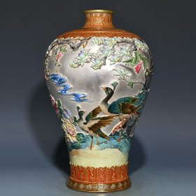 《精品放漏》乾隆浮雕梅瓶——清代瓷器收藏