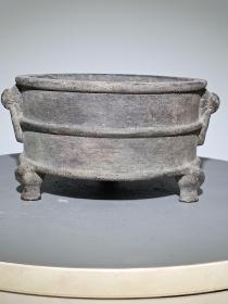 古董  古玩收藏  铜器  铜香炉  尺寸长15厘米，宽12.8厘米，高7.6厘米，重量2.8斤