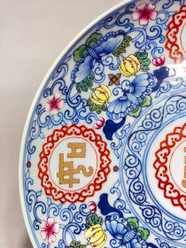清乾隆斗彩瓜蝶绵绵吉祥如意纹宫盘
