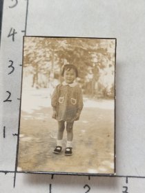 50年代小孩布鞋双扣包照片(解放初山东农学院美女小照片相册)