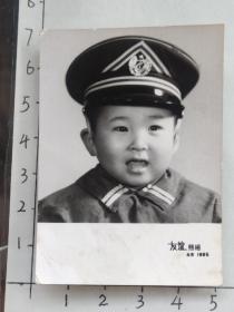 小孩戴海军帽照片