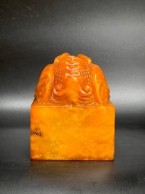 旧藏老田黄印章瑞兽之三，高10.5厘米宽8厘米，重1300克